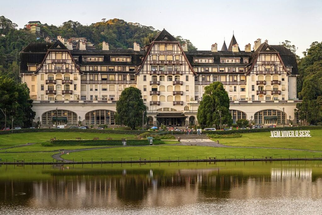 Descubra por que a cidade brasileira vira queridinha dos aposentados ao escolher Petrópolis, unindo clima ameno de serra, turismo o ano inteiro e clima urbano organizado