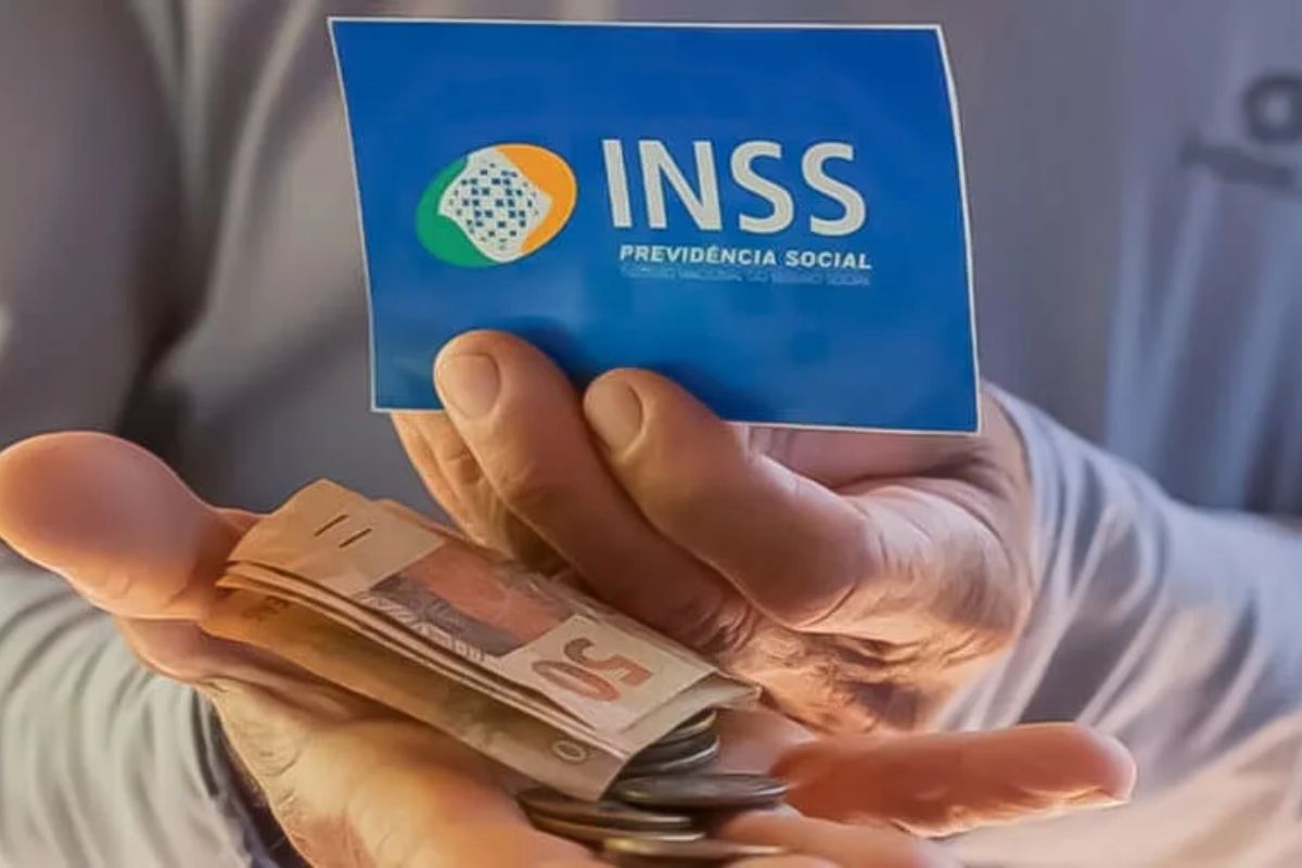 INSS muda regra de transição da aposentadoria em 2026: idade mínima e pontuação sobem, exigindo mais tempo de contribuição para garantir o benefício.