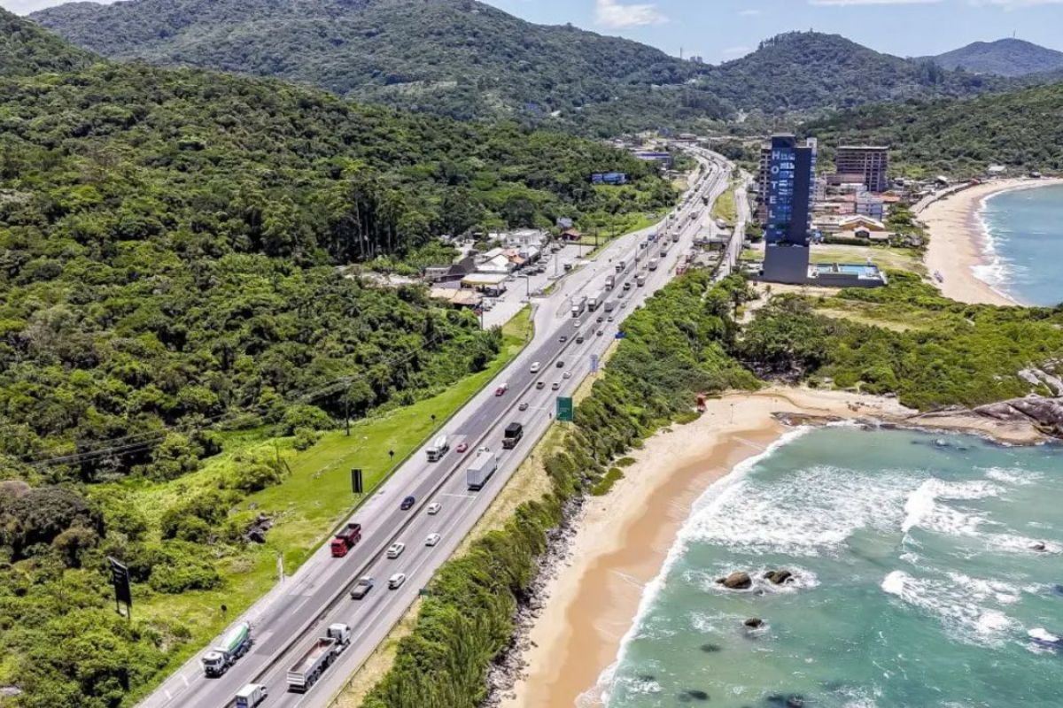 Via Mar de 145 km ligará Joinville a Florianópolis com rodovia de seis faixas, pedágios e conexão à BR-101, impulsionando o crescimento regional em Santa Catarina.